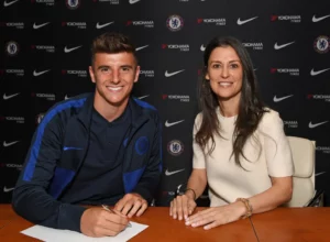 Mason mount joins Manchester united